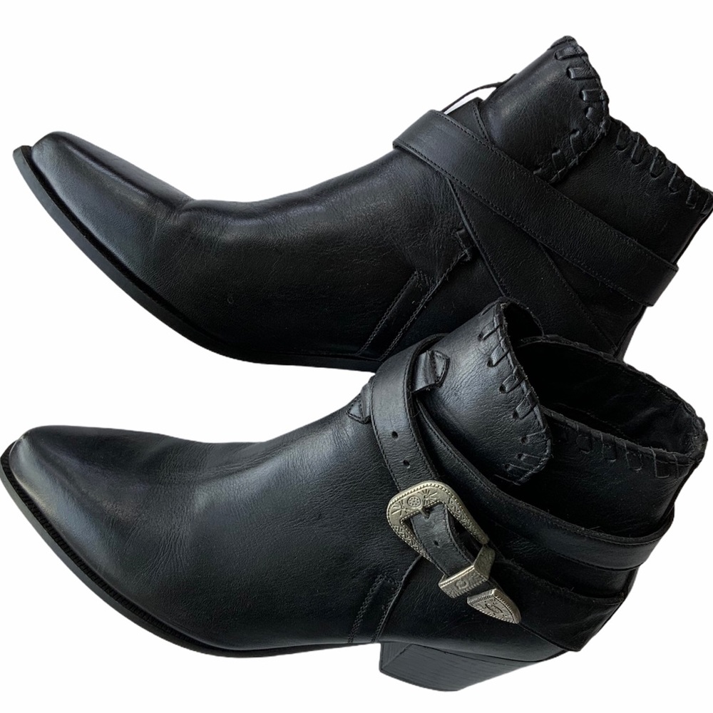 Dingo buckle ankle boots size 8.5